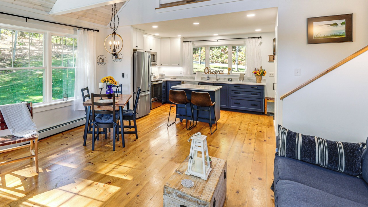 Photo of Livingroom in Sandy Point