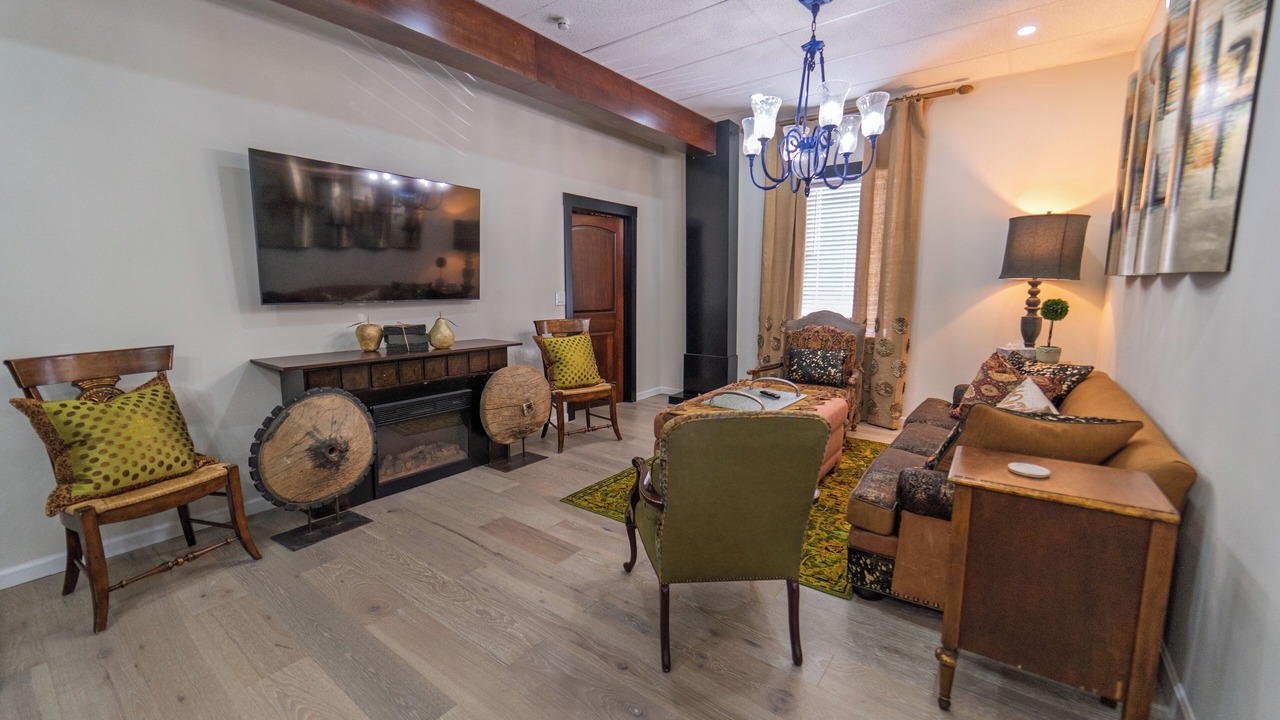 Photo of Livingroom in Grove City