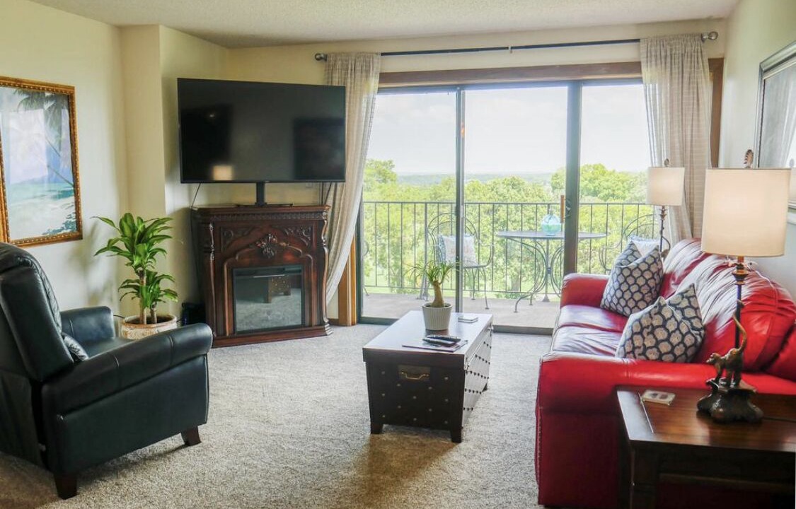 Photo of Livingroom in Shangri-La Estates