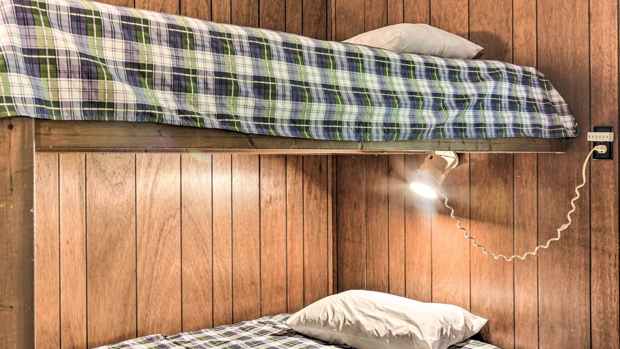 Photo of Bedroom in Raymond