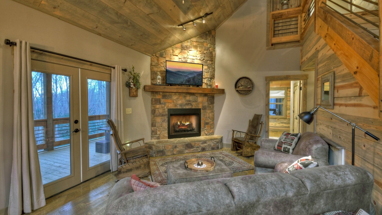 Photo of Livingroom in Blairsville