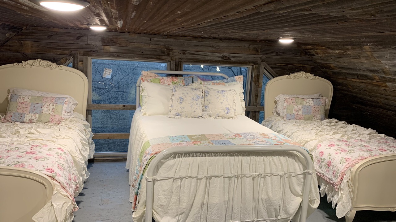 Photo of Bedroom in Sulphur Springs