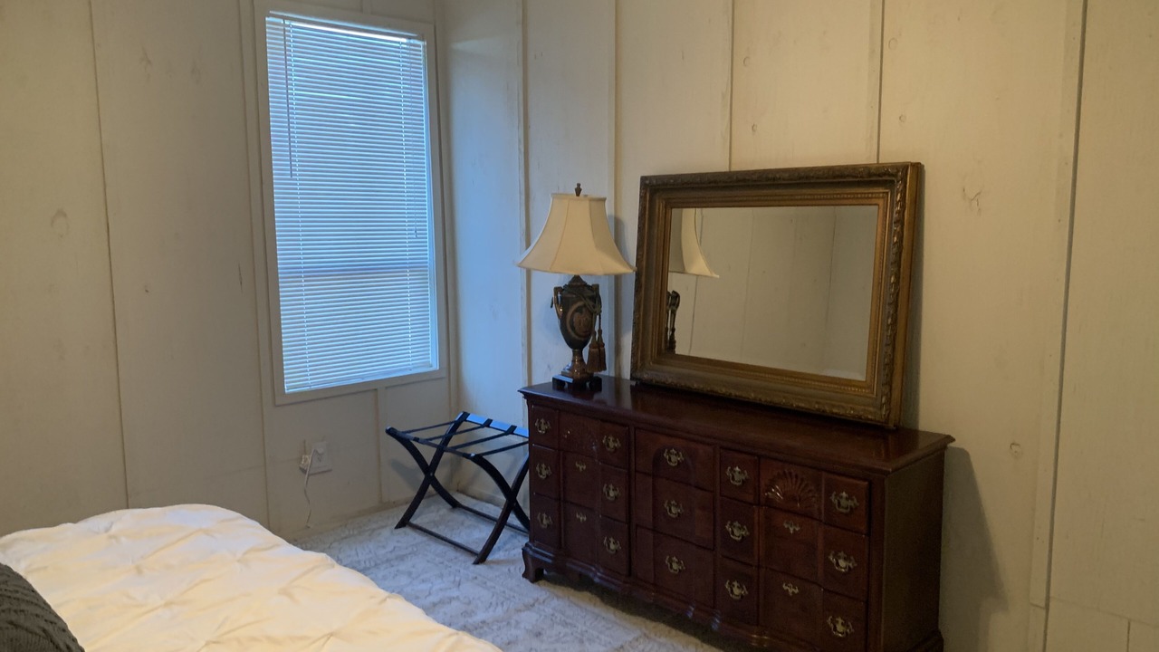 Photo of Bedroom in Sulphur Springs