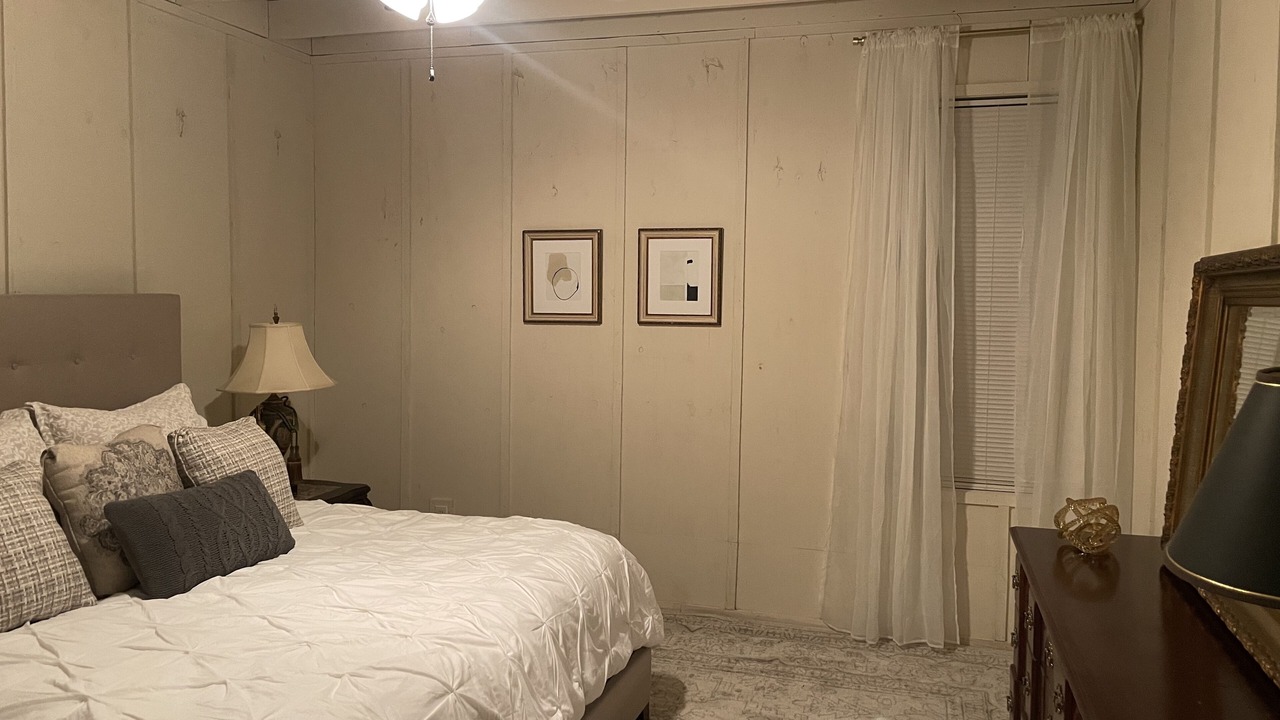 Photo of Bedroom in Sulphur Springs