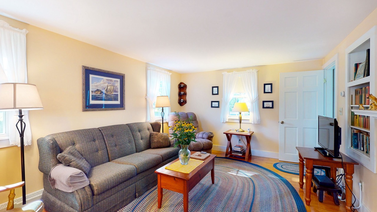 Photo of Livingroom in Rockland