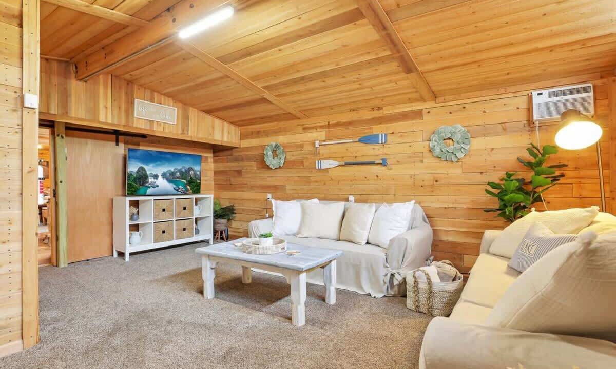 Photo of Livingroom in Buckeye Lake