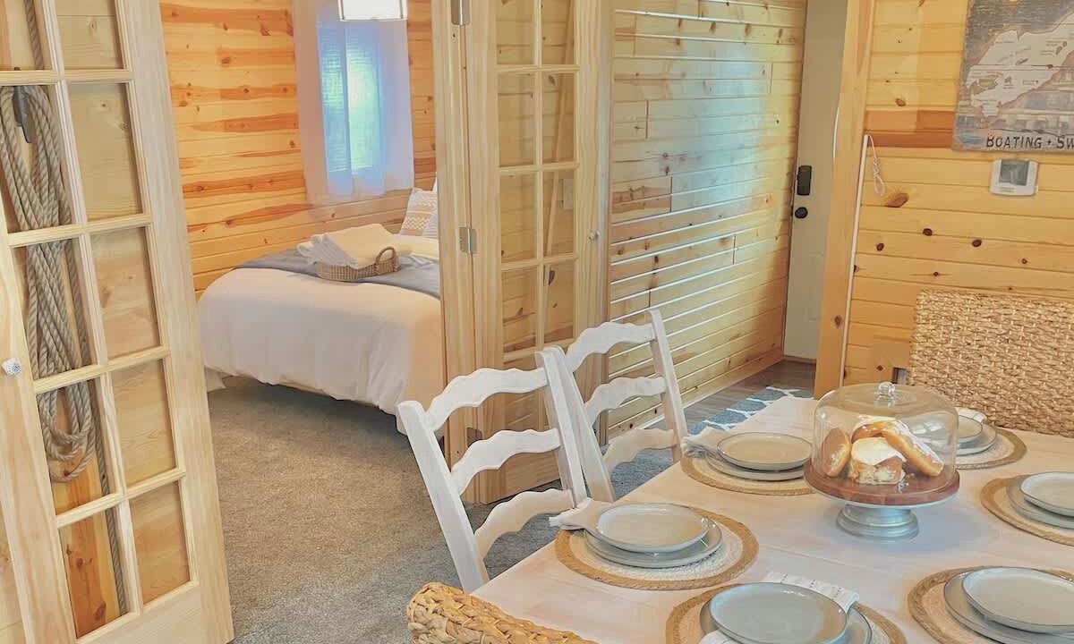 Photo of Bedroom in Buckeye Lake