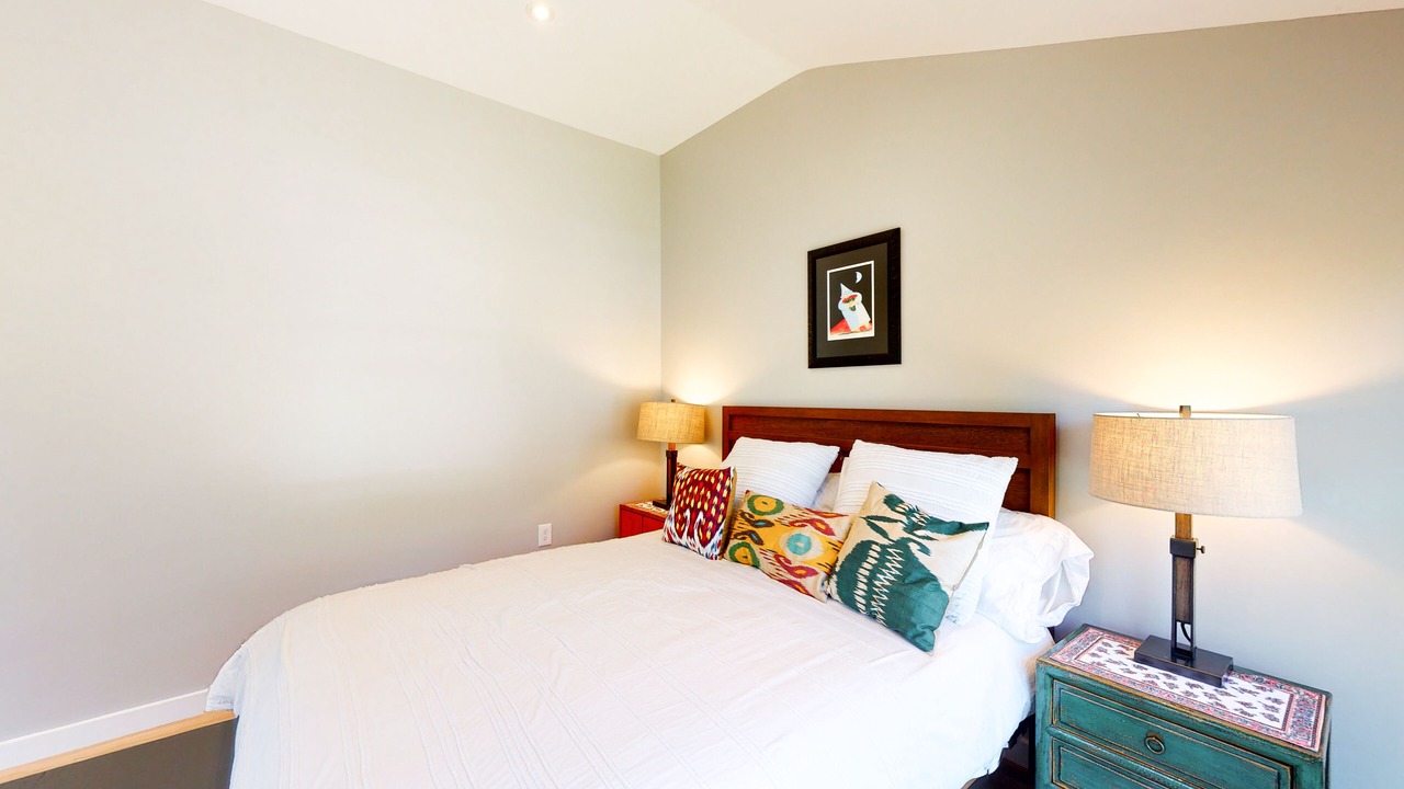 Photo of Bedroom in Waldoboro