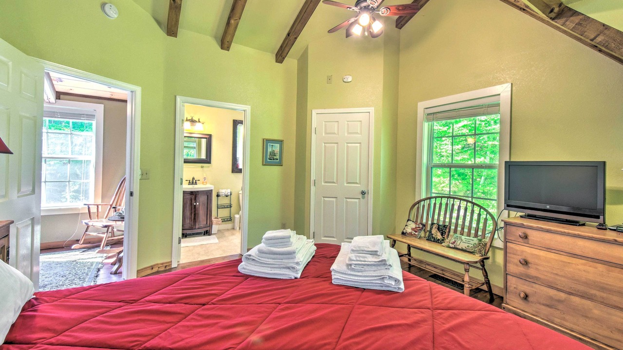 Photo of Bedroom in Hayesville