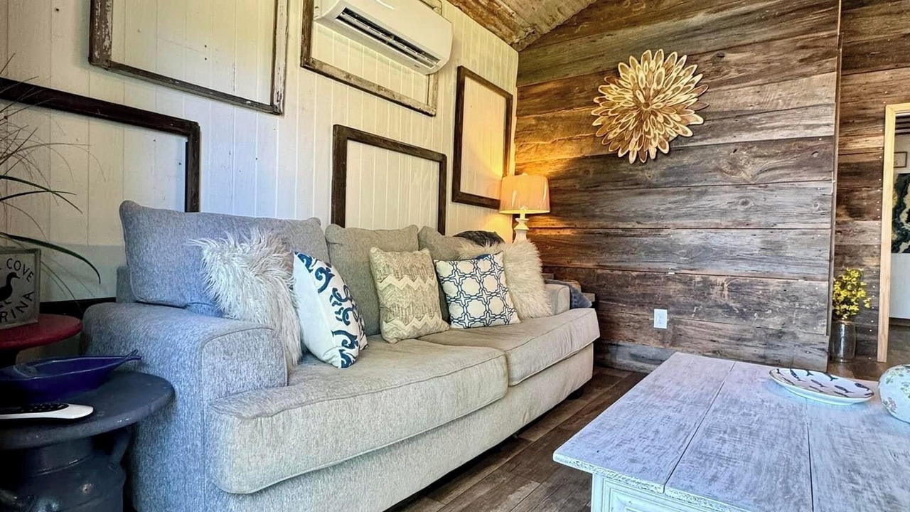 Photo of Livingroom in Quinlan