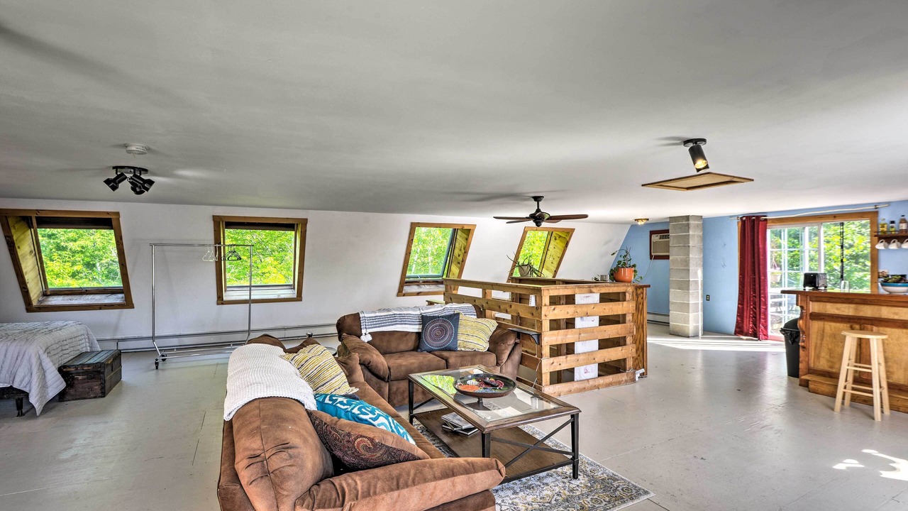 Photo of Livingroom in Ellsworth