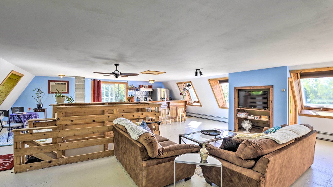 Photo of Livingroom in Ellsworth