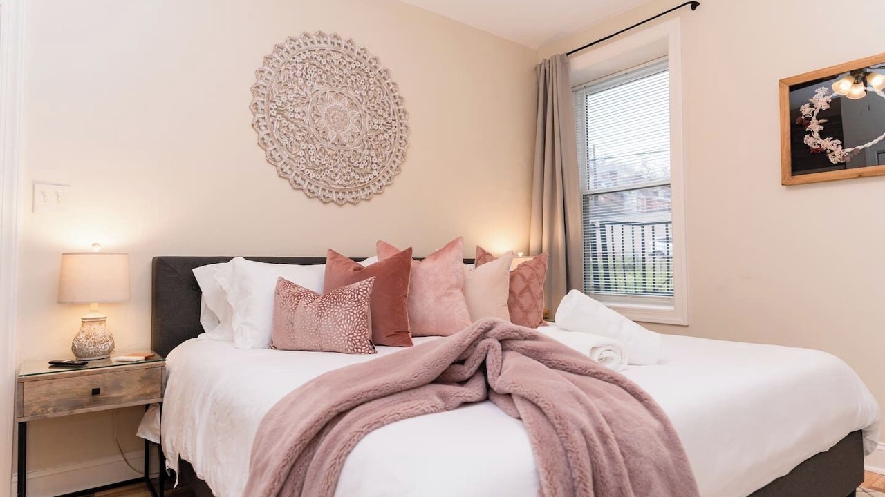 Photo of Bedroom in North Oakland