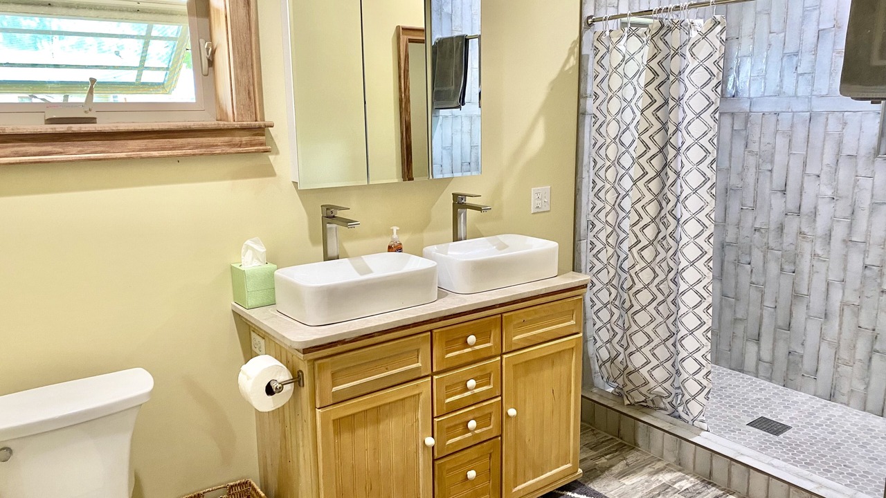 Photo of Bathroom in Town of Reading