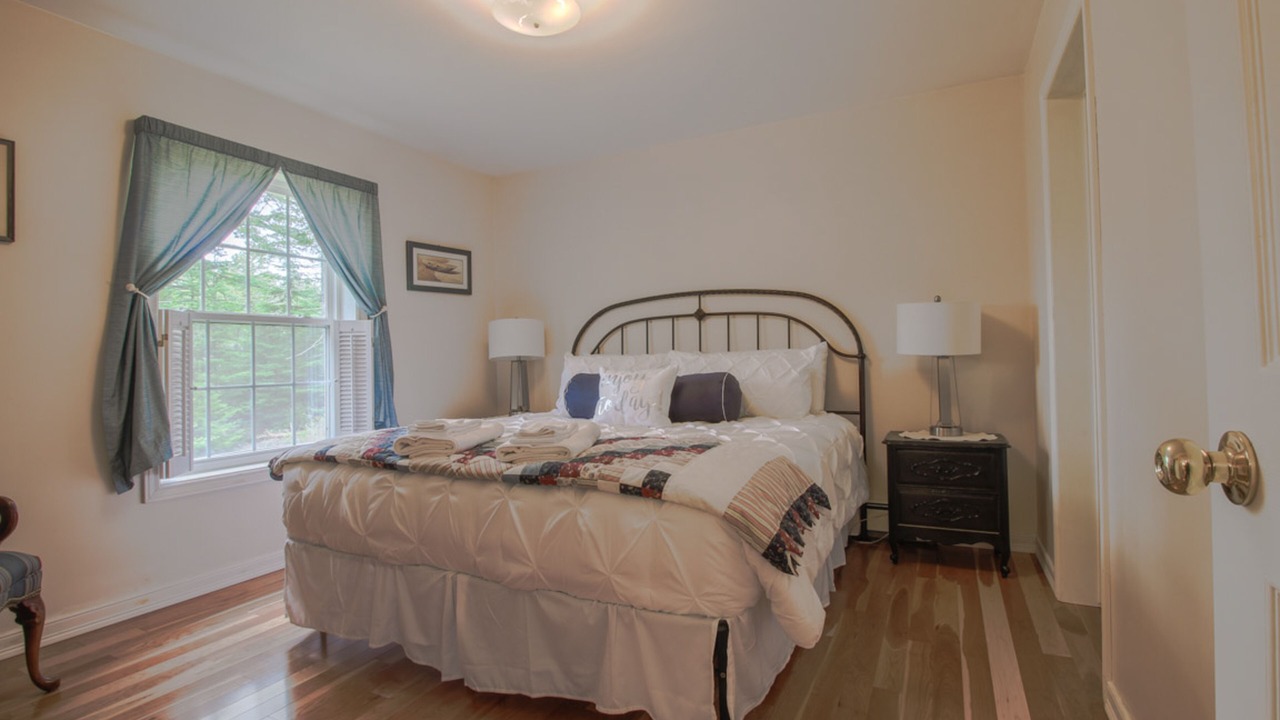 Photo of Bedroom in Waldoboro