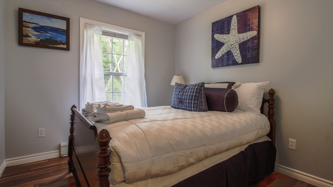 Photo of Bedroom in Waldoboro