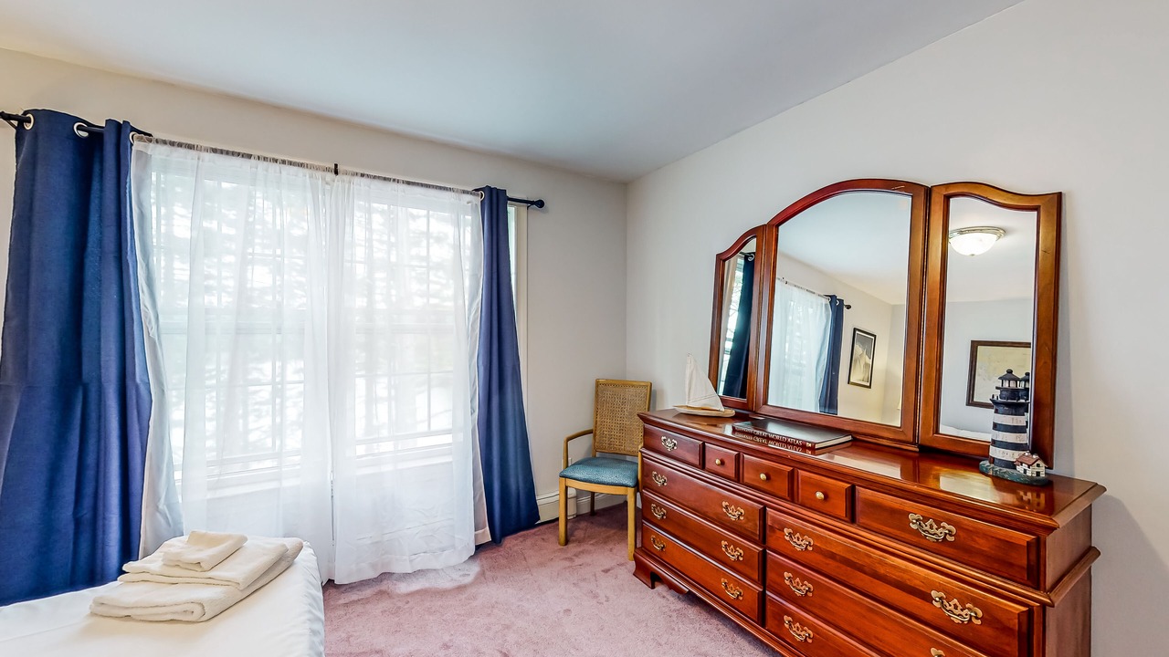 Photo of Bedroom in Waldoboro