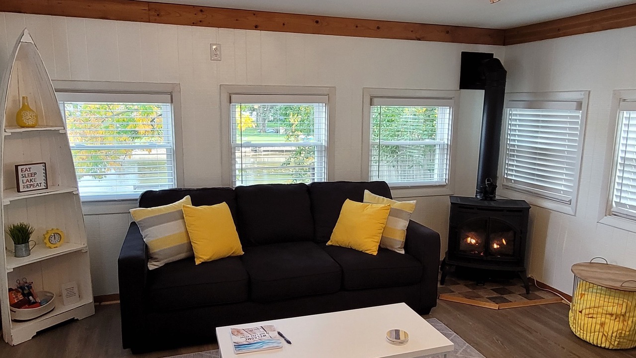 Photo of Livingroom in Homer