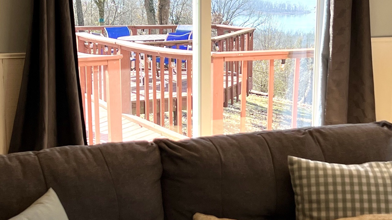Photo of Livingroom in Pettit