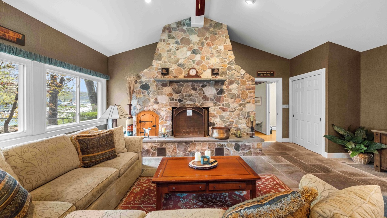 Photo of Livingroom in Honeoye
