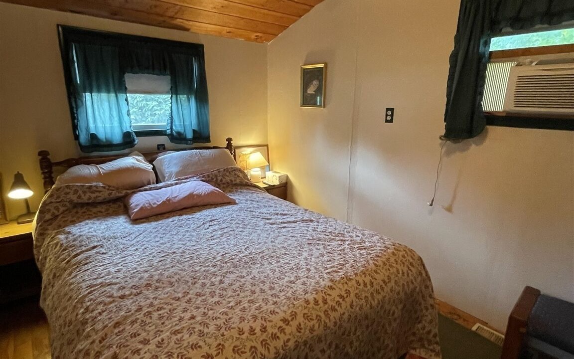 Photo of Bedroom in Raymond