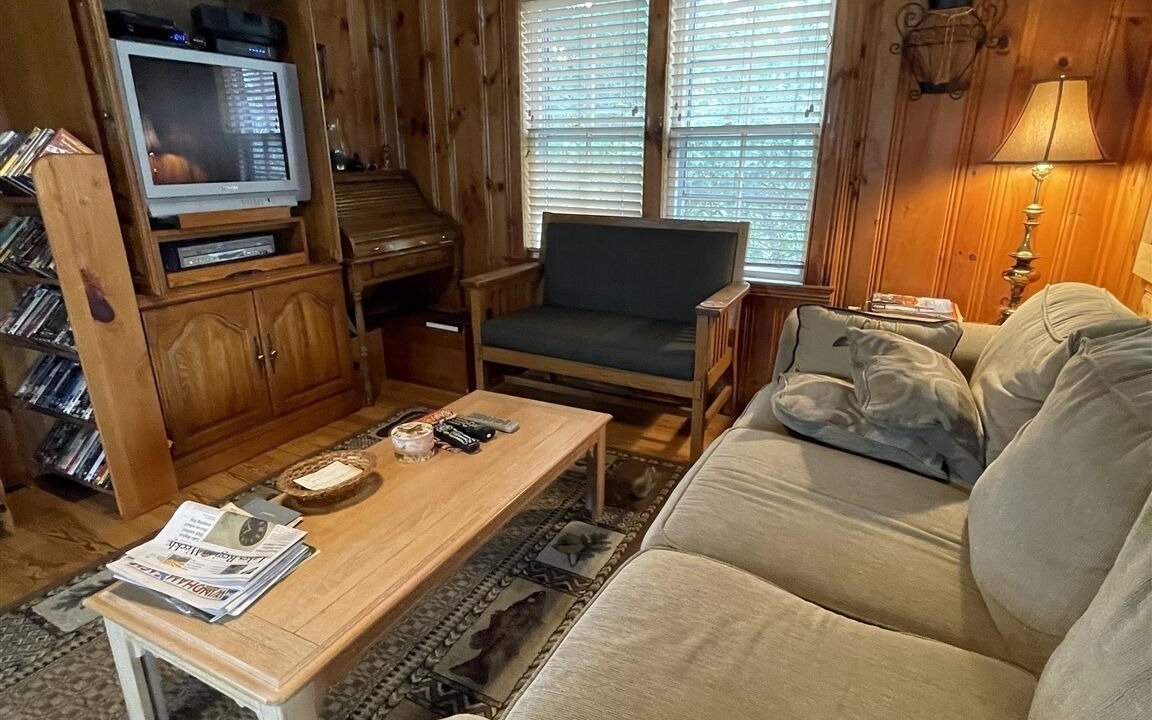 Photo of Livingroom in Raymond