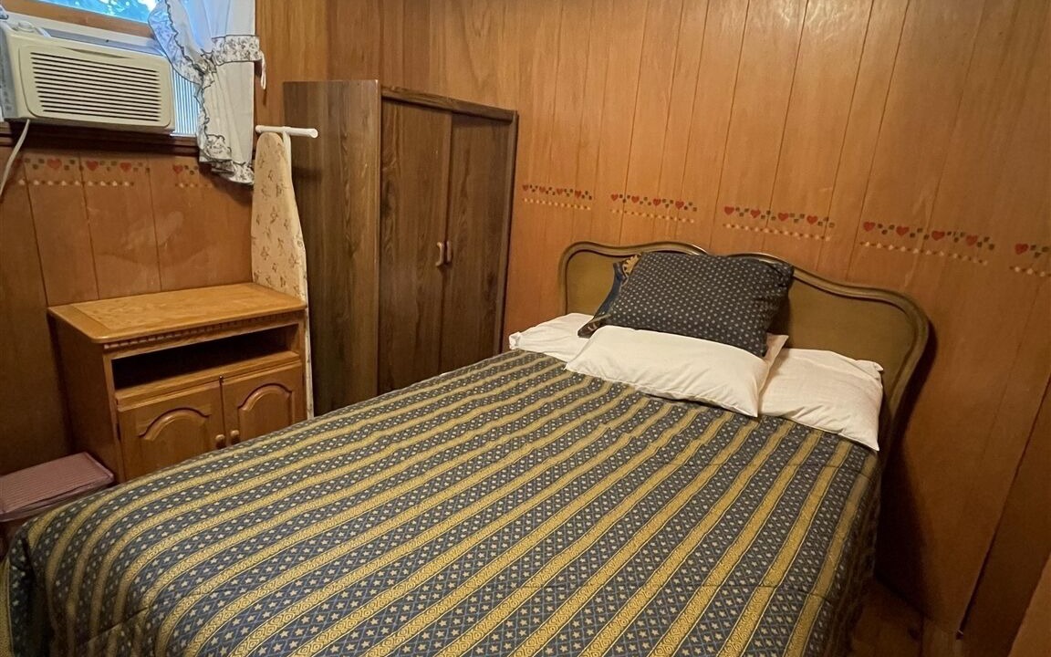 Photo of Bedroom in Raymond