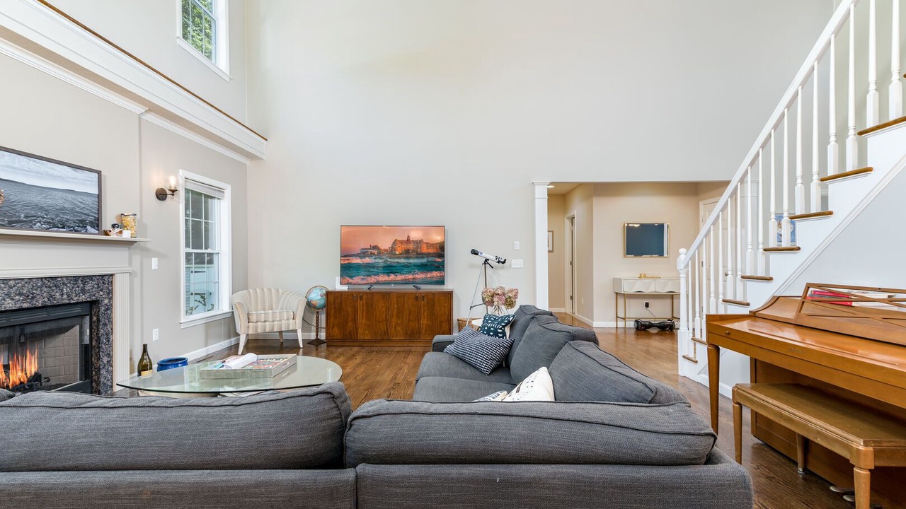 Photo of Livingroom in Narragansett