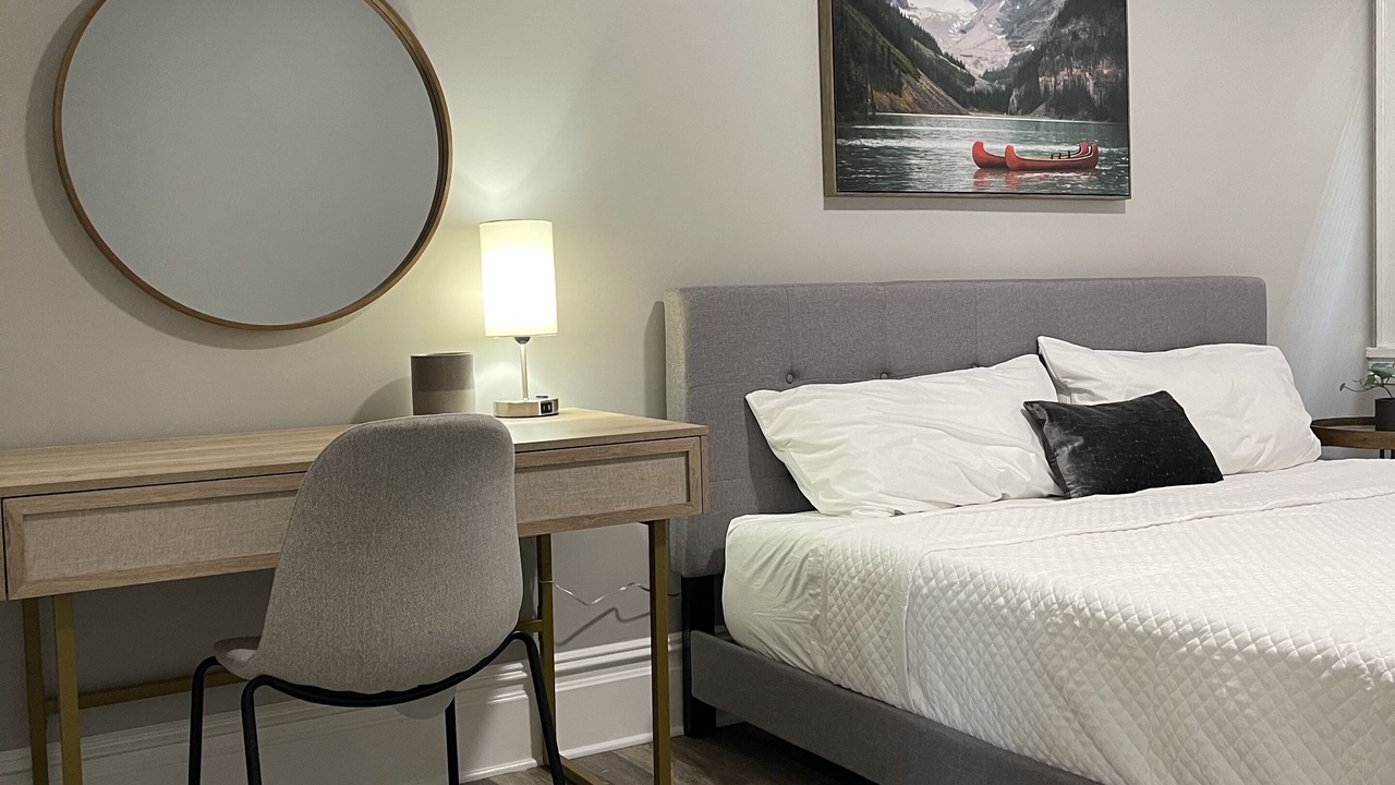 Photo of Bedroom in Downtown Niagara Falls