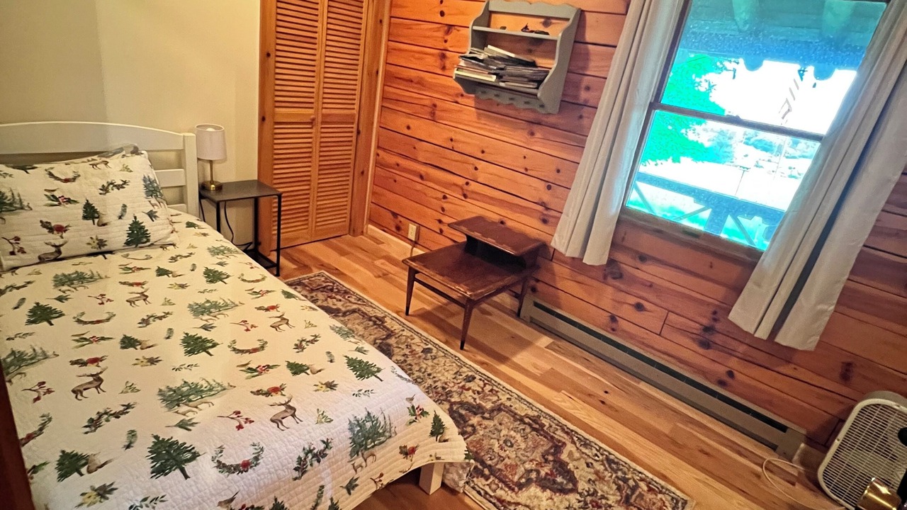 Photo of Bedroom in Middlebury Center
