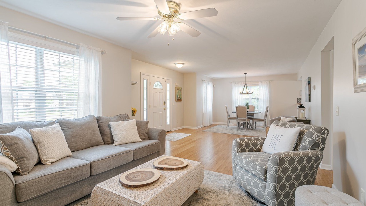 Photo of Livingroom in Canandaigua