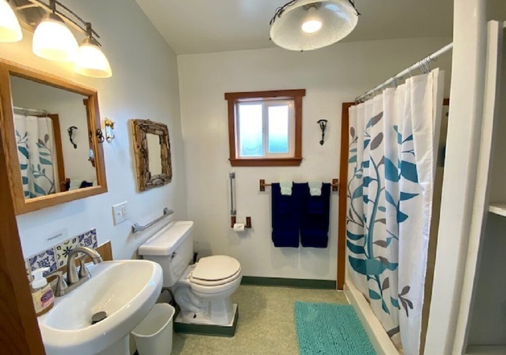 Photo of Bathroom in Homer