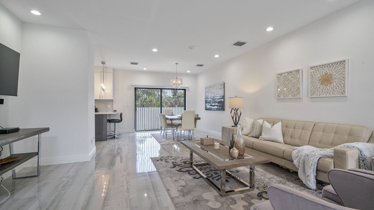 Photo of Livingroom in Central Fort Lauderdale