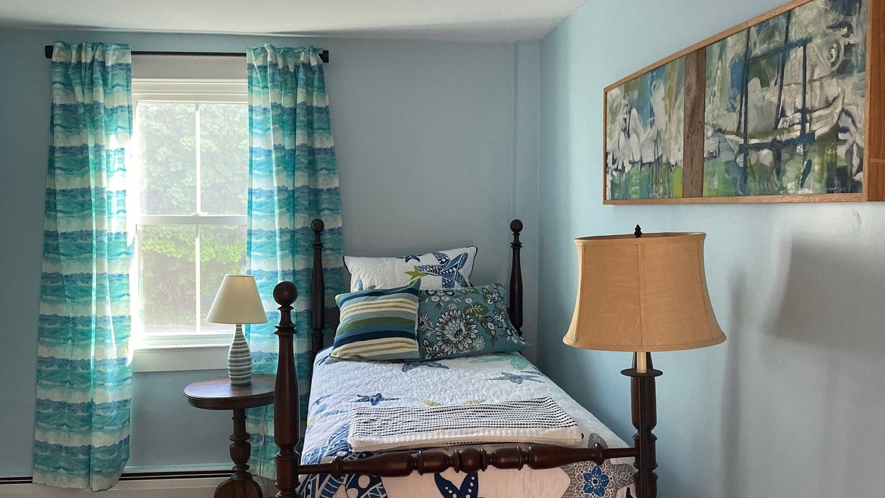 Photo of Bedroom in Round Pond