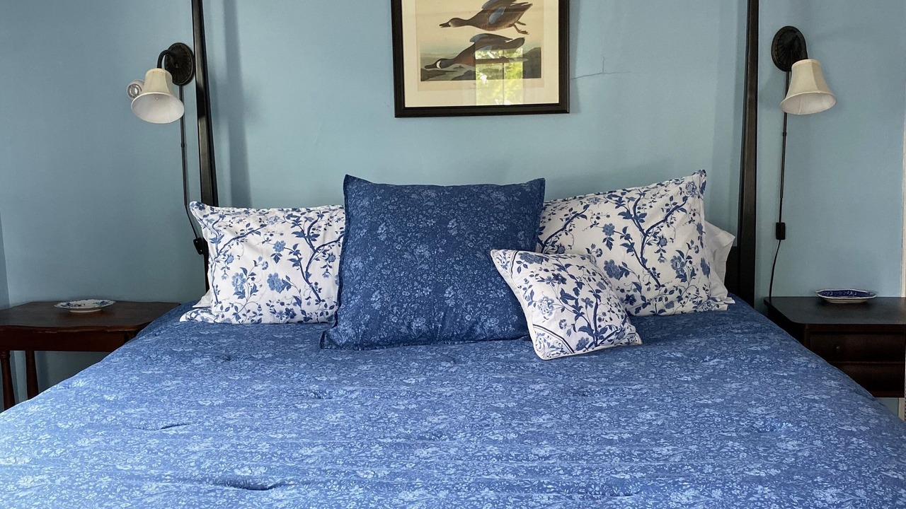 Photo of Bedroom in Round Pond