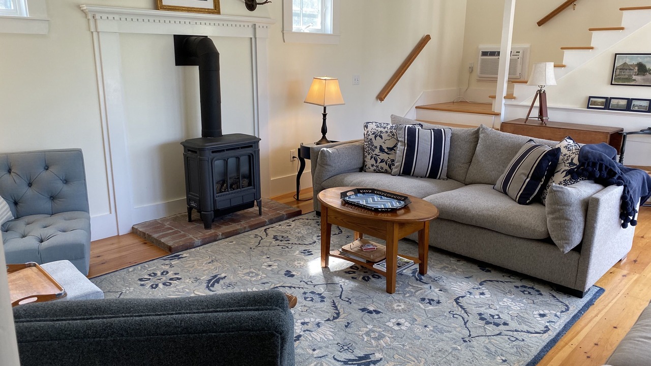 Photo of Livingroom in Round Pond