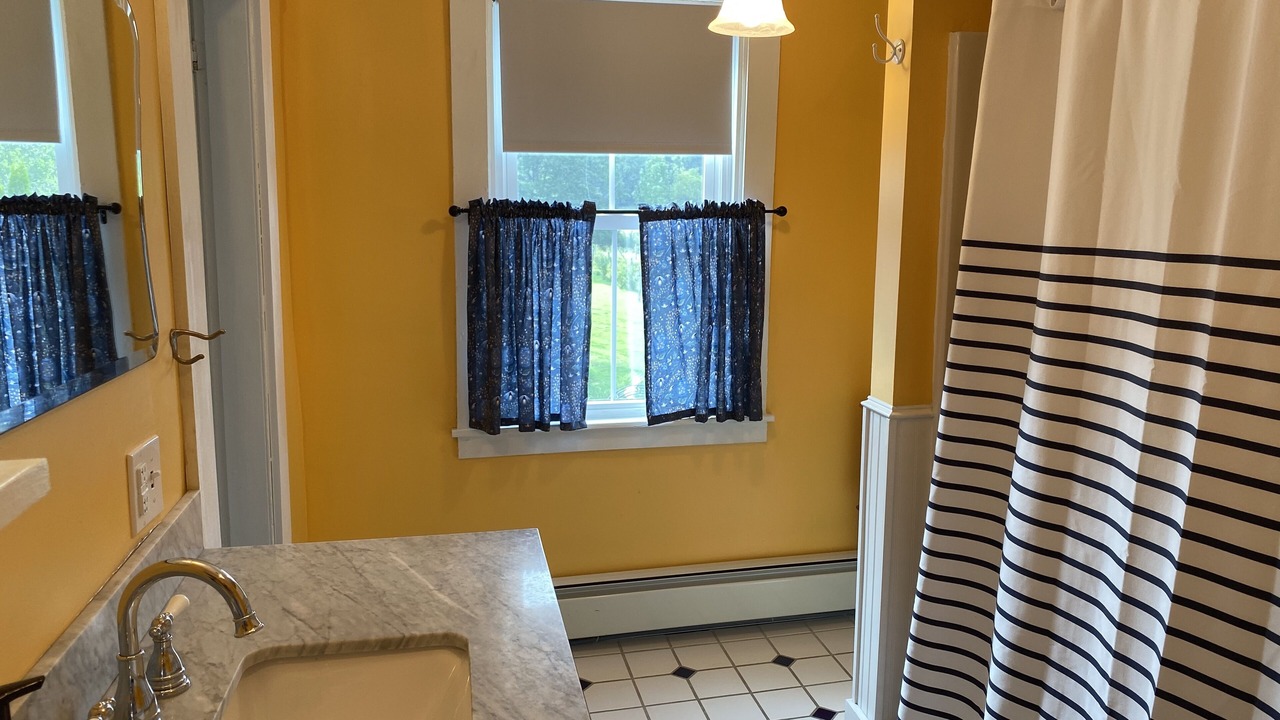 Photo of Bathroom in Round Pond