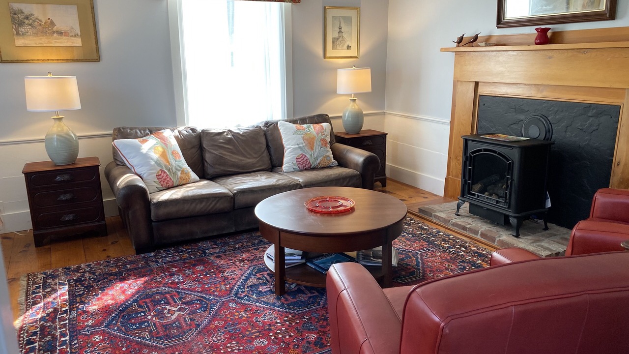 Photo of Livingroom in Round Pond