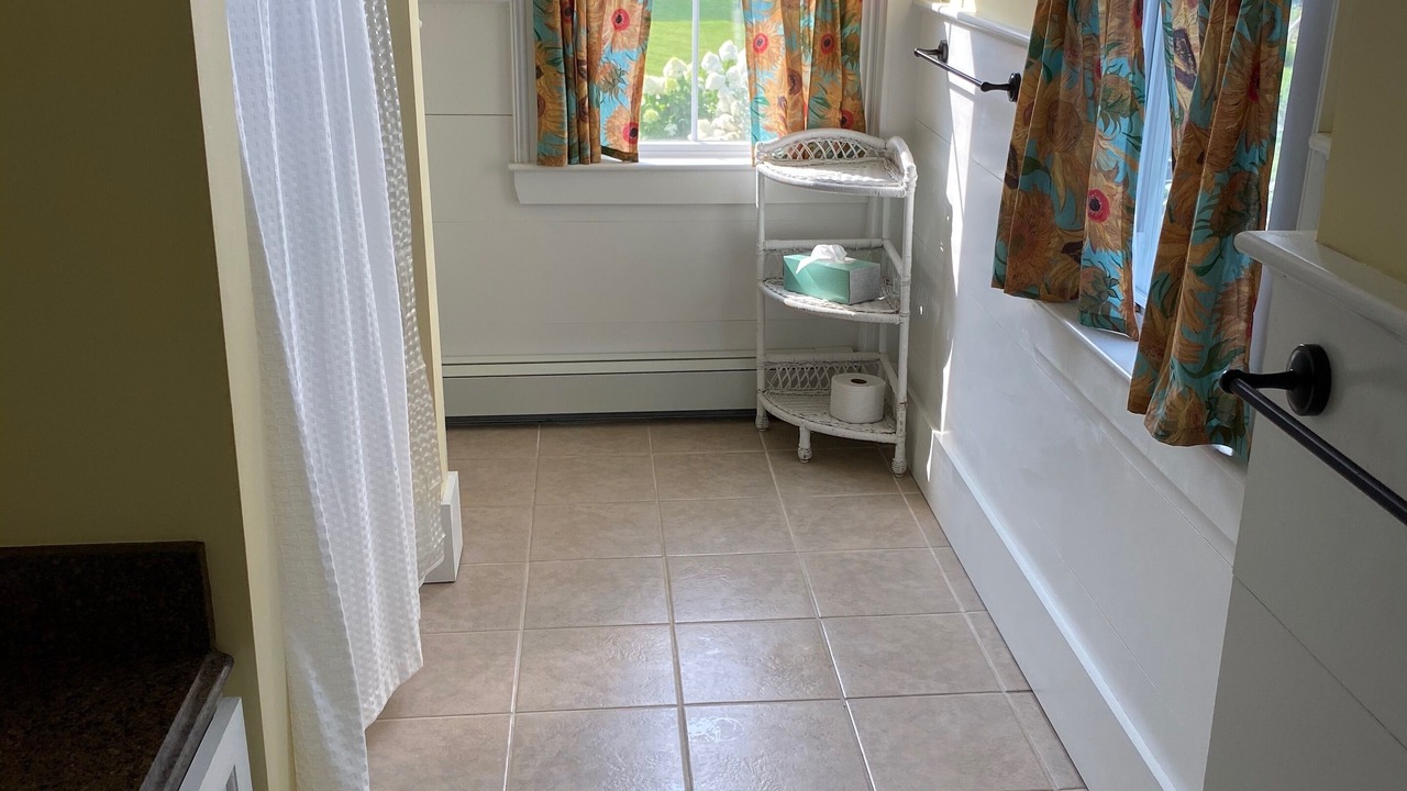 Photo of Bathroom in Round Pond