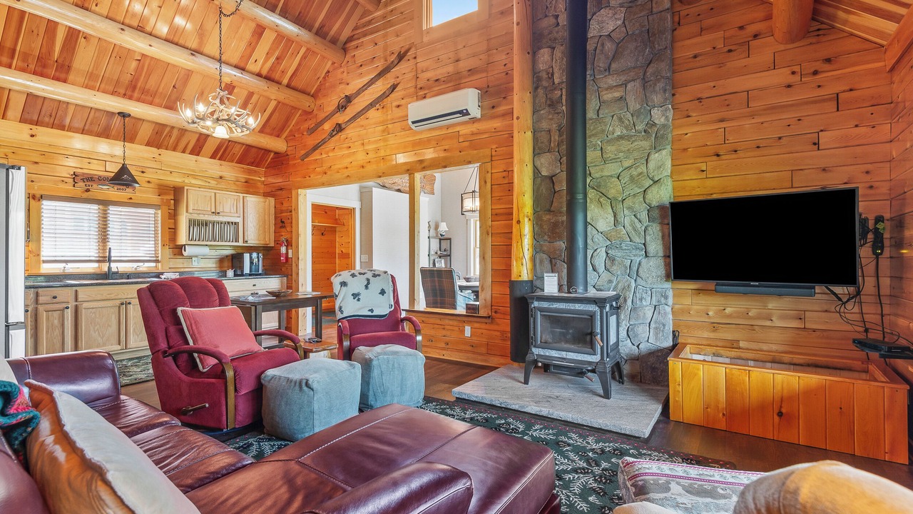 Photo of Livingroom in Rangeley