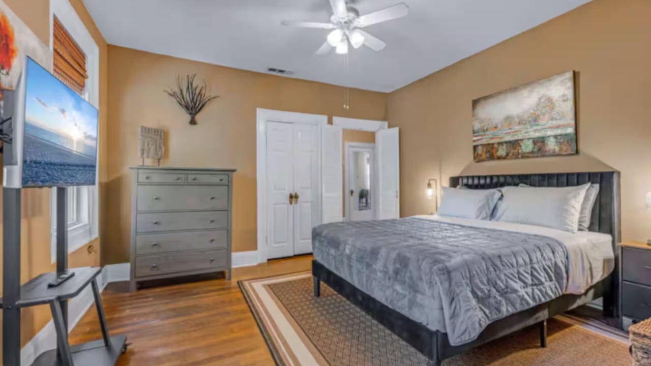 Photo of Bedroom in Oak Lawn