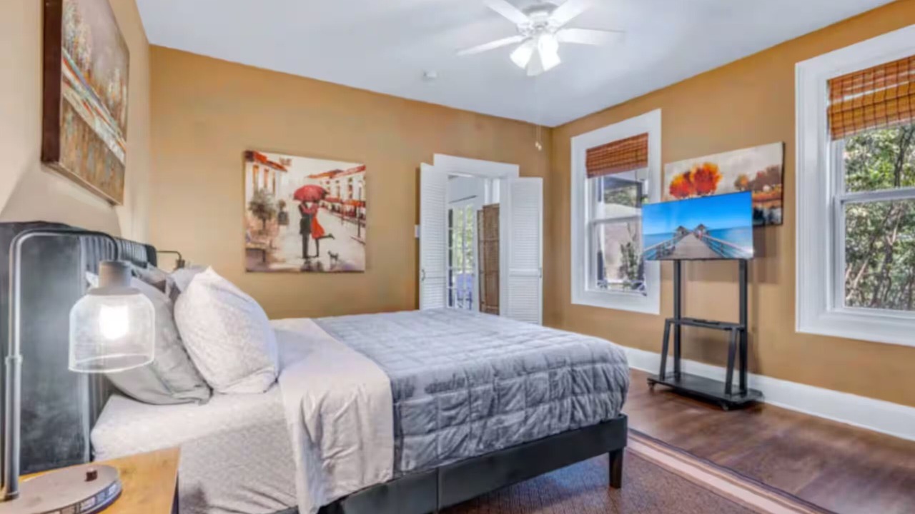 Photo of Bedroom in Oak Lawn