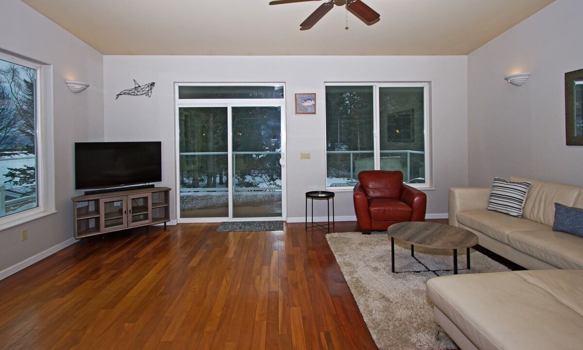 Photo of Bedroom in Homer