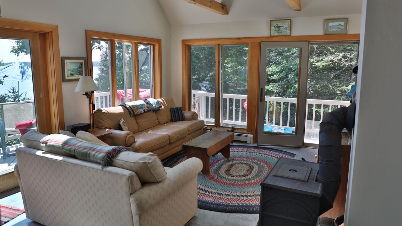 Photo of Livingroom in Round Pond