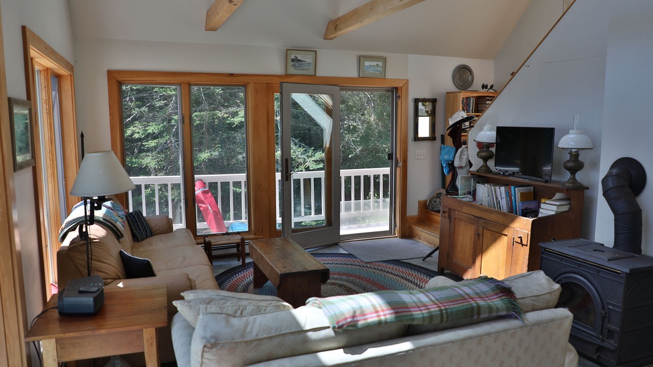 Photo of Livingroom in Round Pond