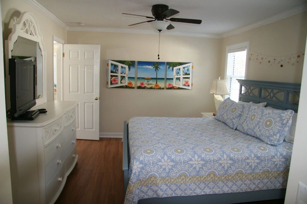 Photo of Bedroom in Crescent Beach