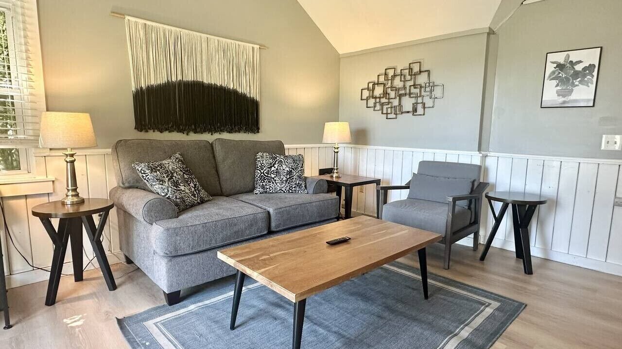 Photo of Livingroom in Salsbury Cove