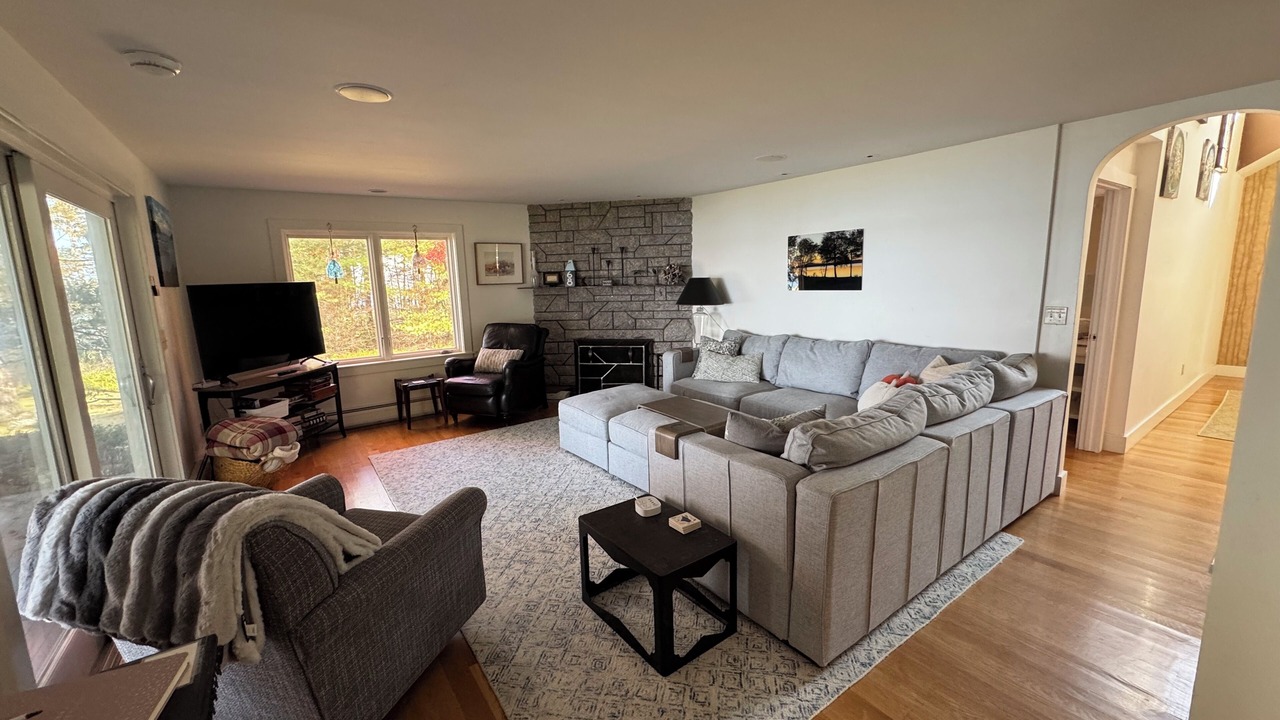Photo of Livingroom in Trenton