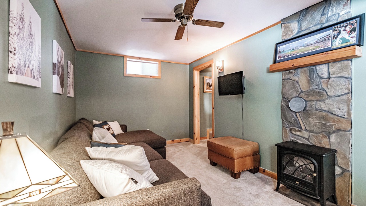 Photo of Livingroom in Bethel