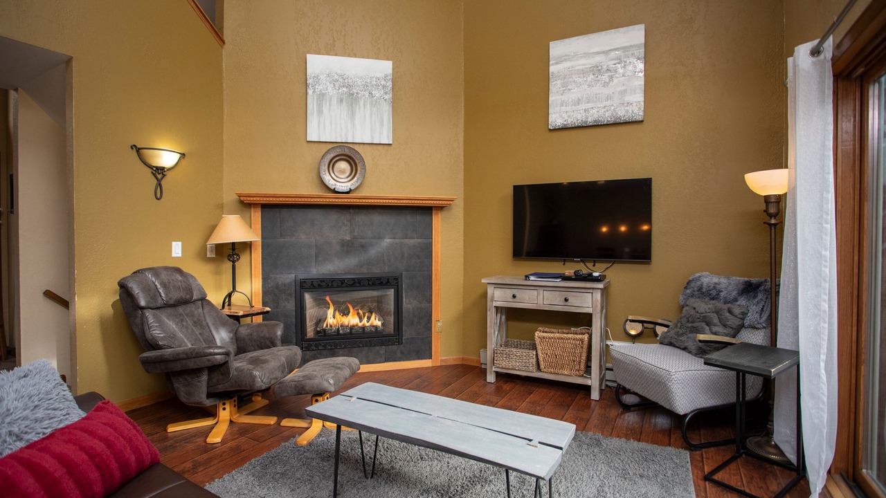 Photo of Livingroom in Ellicottville
